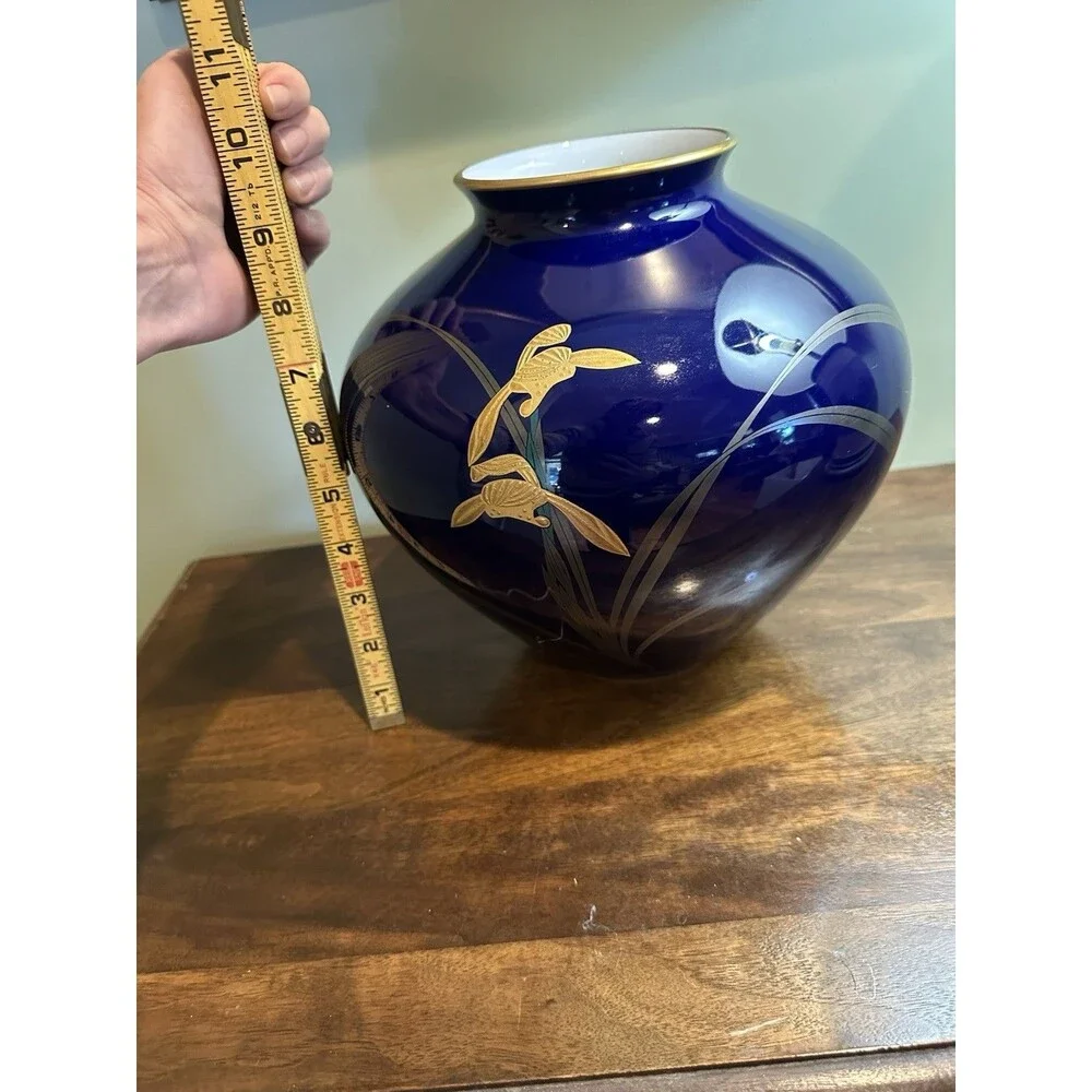 Fukagawa Seiji Arita Japan Cobalt Blue Gold Chrysanthemum Porcelain Vase Large